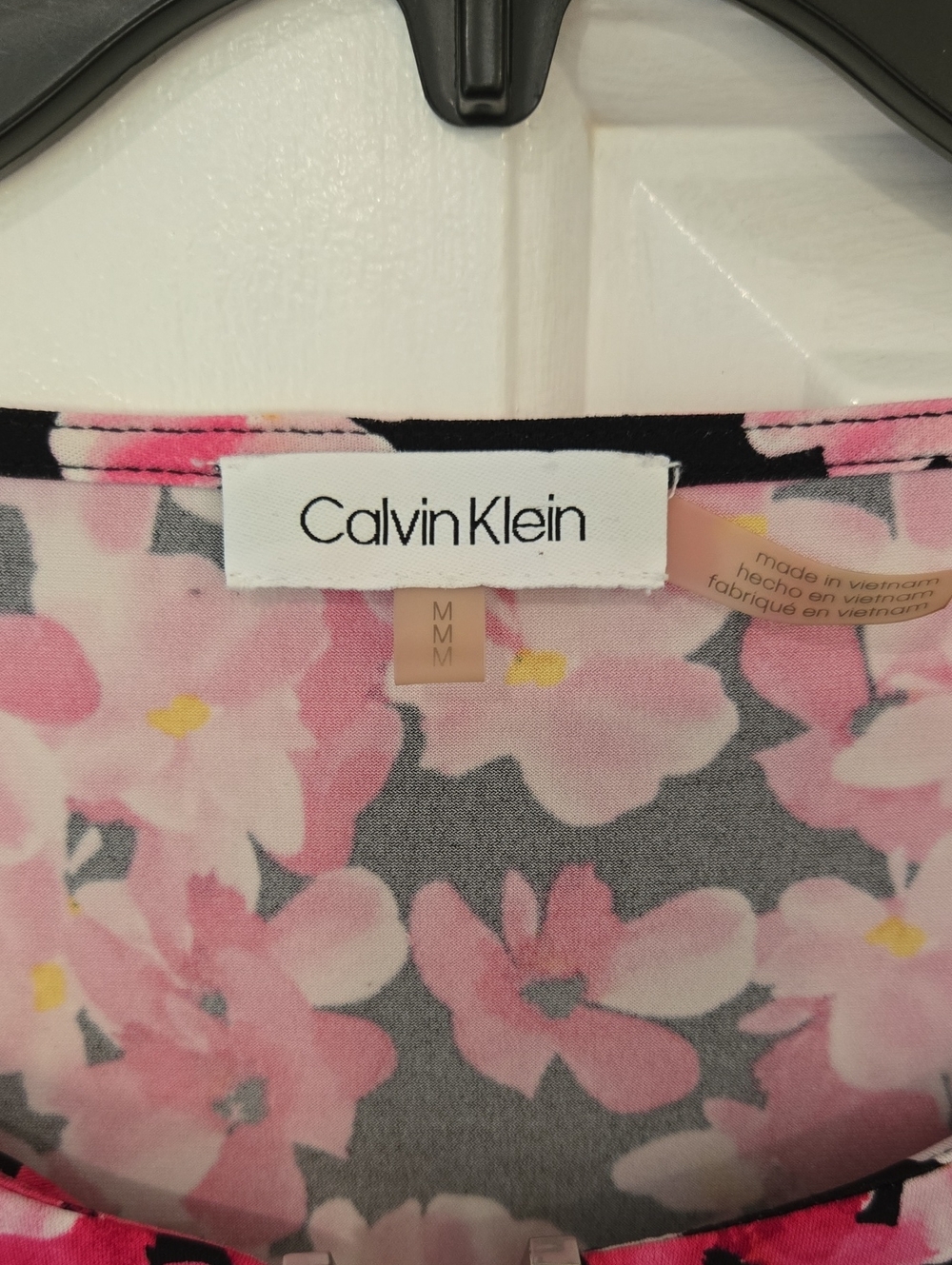 Calvin Klein Black Pink Floral Top Size M  3/4 Sleeve - Picture 4 of 7